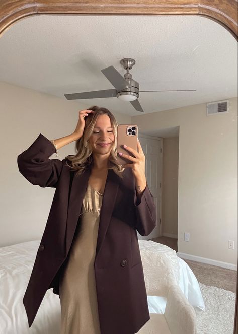 Long Brown Blazer Outfit, Brown Dress With Blazer, Chocolate Blazer Outfit Women, Chocolate Brown Blazer Outfit, Flared Jeans Outfit Fall, Brown Blazer Outfit, Flare Jean Outfit, August Outfits, Brown Bodycon Dress