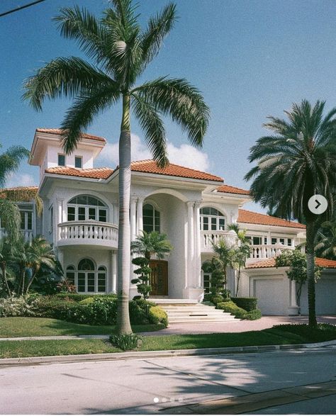 1980s Mansion, Retro House Exterior, 80s House Exterior, 80s Mansion, 1980s Interior, 70’s Decor, Miami Mansion, 90s House, 80s Interior Design