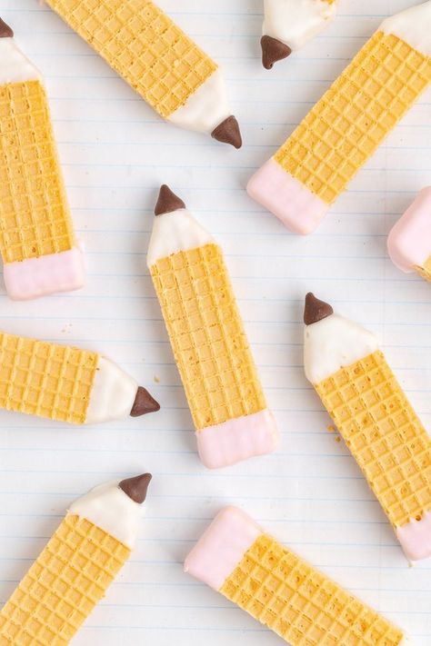 Pencil Cookies, School Snacks For Kids, Best Holiday Cookies, Preschool Snacks, Edible Crafts, Lunch Box Snacks, Kids Treat, Wafer Cookies, School Treats