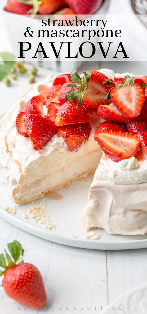 Australian Pavlova, Pavlova Easy, Pavlova Toppings, Lemon Curd Pavlova, Strawberry Mascarpone, Strawberry Pavlova, Pavlova Dessert, Mascarpone Recipes, Meringue Pavlova