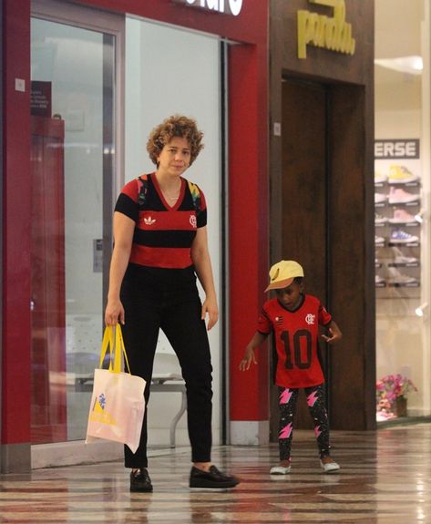 Leandra Leal e a filha, Julia (Foto: Rodrigo Adão/AgNews) Rio De Janeiro