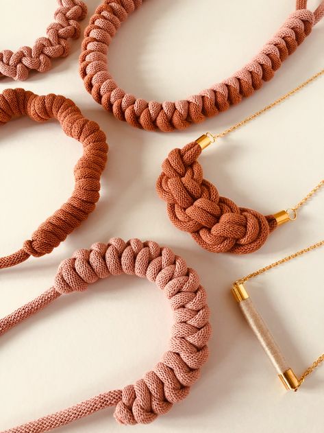 Collar Hippie, Chunky Accessories, Macrame Colar, Meet The Maker, Braid Jewelry, Bohemian Inspiration, Rope Jewelry, Cord Jewelry, Macrame Patterns Tutorials