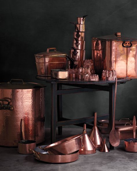 How to Tell If an Item Is Made of Real Copper Copper Pots And Pans, Copper Benefits, Copper Decor, Copper Kettle, Copper Cookware, Copper Pots, Copper Kitchen, Cooking Essentials, Copper Material