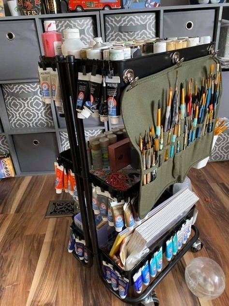 Living Room Art Studio, Art Space Ideas, Small Hobby Room, Art Cart Organization, Home Art Studios, Dream Art Room, Rangement Art, Paint Like A Pro, Art Studio Storage