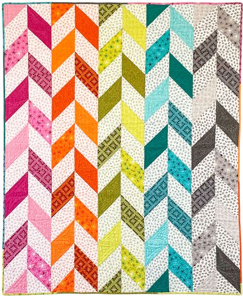 Get My Free Quilt Pattern: Herringbone Made from Stitchy Fabric! – Christa Quilts Herringbone Quilt Pattern, Half Square Triangle Quilts Pattern, Herringbone Quilt, Triangle Quilt Pattern, Fat Quarter Quilt, Half Square Triangle Quilts, Rainbow Quilt, Quilt Binding, Pdf Quilt Pattern