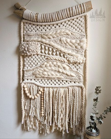 Macrame Wall Hanging Tutorial, Boho Crafts Diy, Macrame Tapestry, Handmade Wall Hanging, Macrame Knot, Macrame Ideas, Macrame Decor, Macrame Knots, Macrame Tutorial