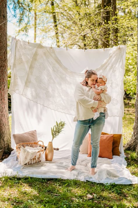 White Sheet Backdrop, Mommy And Me Minis, Mommy And Me Mini Session, Sheet Backdrop, Mama Photo, Outdoor Backdrops, Toddler Pictures, Mommy And Me Photo Shoot, Mini Photo Sessions