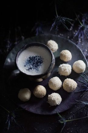 Sabbat Recipes, Witchy Food, Living Deliciously, Moon Milk Recipe, Moon Food, Budget Vegan, Mother Moon, Homemade Nut Milk, Black Celebration