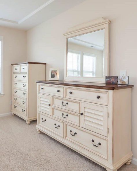 Dresser Sets Bedrooms, Couples Dresser, Bedroom Dresser Sets, Florida Furniture, Dresser Set, Dresser Sets, Bedroom Dresser, Diy Furniture Renovation, House Decorations