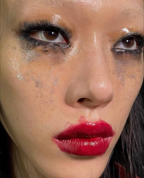 Red Eye Makeup Editorial, Sickly Makeup Aesthetic, Smeared Makeup Look, Salt Burn Makeup, Smudged Makeup Look, Running Mascara Aesthetic, Sickly Makeup Look, Smudge Makeup Look, Smudged Lipstick Aesthetic