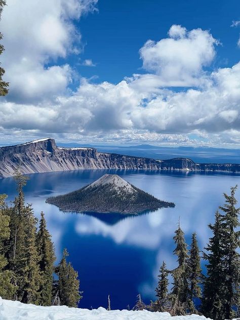 Dragonfly Quotes, Vibe Blue, Things To Do In Oregon, Crater Lake Oregon, Volcanic Eruption, Crater Lake National Park, Scenery Pictures, Crater Lake, High Desert