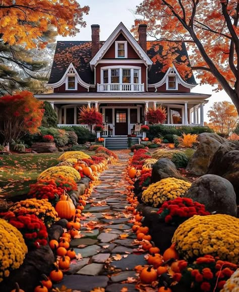 Fall Cottage, Magical House, Amazing Homes, New England Homes, Autumn Scenes, Mountain Homes, Autumn Scenery, Autumn Beauty, Fall Pictures