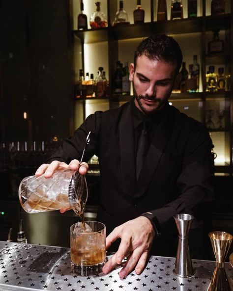 Perfection is an art. #FourSeasons #FSDubaiDIFC #fourseasonsdubaiDIFC #emilerassam #uniform #suitandtie #mixologits #barman #TakeMeToLuna Burlesque Bar, Bartender Uniform, Bar Uniform, Aesthetic Male Outfits, Pose Gesture, Mens Suit Accessories, Jazz Night, Tequila Bar, Bar Keeper