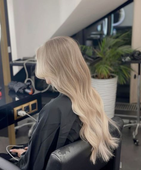 High Contrast Blonde Balayage, Cool Blonde Babylights, Milky Blonde Hair, Soft Blonde Hair, Blonde Hair Goals, Perfect Blonde Hair, Bright Blonde Hair, Wedding Hair Colors, Fall Blonde Hair