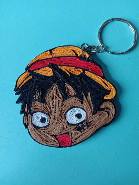 paper quiling keychain Anime Quilling, Anime Key Chains, Handmade Paper Art, Art Quilling, Make Paper, Monkey D Luffy, Paper Quilling, How To Make Paper, Key Chains