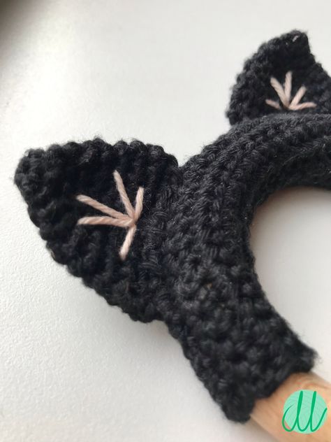 Crocheted Cat Ears Free Pattern, How To Crochet Cat Ears, Crochet Headset Cover Free Pattern, Crochet Ears For Hat, Crochet Cat Ears Pattern Free, Crochet Ears Animal, Cat Head Crochet, Cat Ears Crochet, Cat Ear Crochet