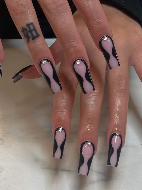 999 Nails, Maddie Euphoria Nails, Amazing Nail Art Designs, Euphoria Nails, Amazing Nail Art, Horror Nails, Love Show, Grunge Nails, Lines On Nails