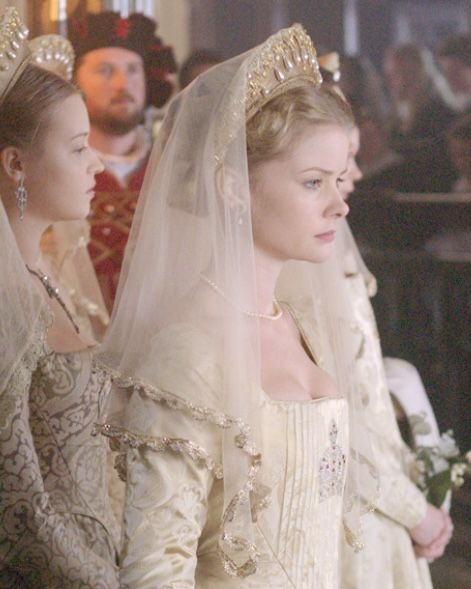 The White Princess Costumes, Anita Briem, Tudor Wedding, Jane Seymour Aesthetic, Tudors Aesthetic, The Tudors Dresses, The Tudors Costumes Anne Boleyn, Jane Seymour Costume, Anita Briem Jane Seymour