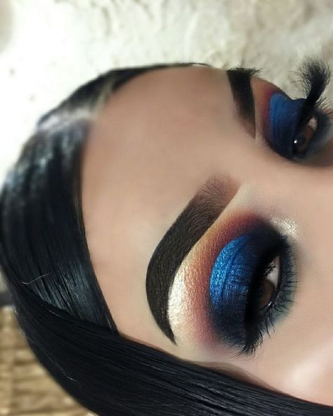 Maquillage On Fleek, Best Eyeshadow, Blue Eyeshadow, Make Up Looks, Eye Makeup Tips, Blue Makeup, Blue Eye Makeup, Makeup Goals, Gorgeous Makeup