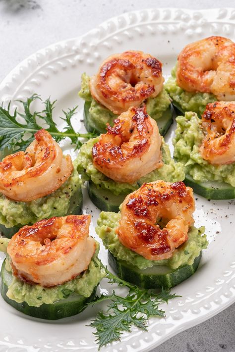 Our Shrimp, Avocado and Cucumber Bites are easy to make, delicious and healthy — what more can you ask for? Try this appetizer for your next get together starring flavor of summer cucumbers! Shrimp And Cucumber, Avocado And Cucumber, Cucumber Appetizers, Avocado Spread, Cucumber Bites, Fresh Dishes, Shrimp Avocado, Christmas Dinner Party, Fresh Lime