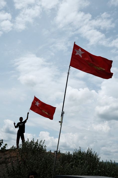 #Myanmar #Motorsport #cthuaungphotography #NLD #2020 #Mandalay #burma Nld Myanmar, Myanmar Flag, Haha Photos, Mandalay, Cartoon Pics, Halloween Art, Myanmar, Motorsport, Halloween