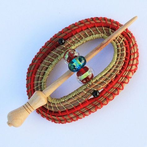 Pine Straw Baskets, Pineneedle Baskets, Pine Needle Crafts, Natural Crafts, Coil Basket, Needle Weaving, Basket Weaving Diy, Basket Weaving Patterns, Willow Weaving