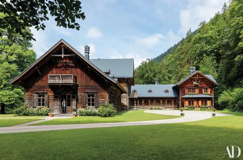 Inside a Rothschild Hunting Lodge in the Austrian Alps | Architectural Digest Hunting Lodge Interiors, Lodge Interiors, Fiberglass Front Entry Doors, Cabin Homes Interior, Hunting Lodge Decor, Log Cabin Furniture, Log Home Interiors, Austrian Alps, Hunting Room