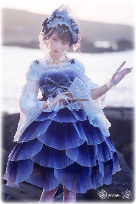 Japanese Fashion Trends, Punk Style Outfits, Sea Dress, Lolita Outfits, Classic Lolita, Harajuku Style, Alternative Style, Style Japanese, Fish Scale