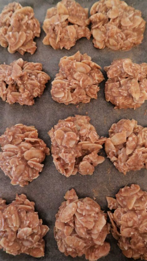 Keto Peanut Butter Bars No Bake, Keto Cookies Easy 3 Ingredients, Sugar Free Cookies Recipes, Low Carb No Bake Cookies, No Bake Cookies Recipe Peanut Butter, Keto No Bake Cookies, No Bake Peanut Butter Cookies, Thm Cookies, Sugar Free Cookie Recipes