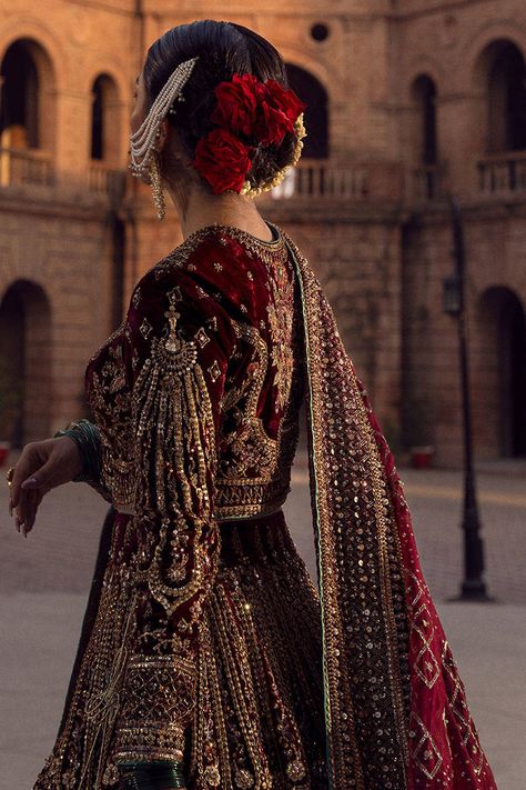 Kaif | Mohsin Naveed Ranjha Design Studio Red Velvet Lehenga, Lehenga Choli Pakistani, Velvet Lehenga Choli, Wedding Dresses Pakistani, Pakistani Bridal Dress, Velvet Lehenga, Desi Wedding Dresses, Asian Bridal Dresses, Desi Bride