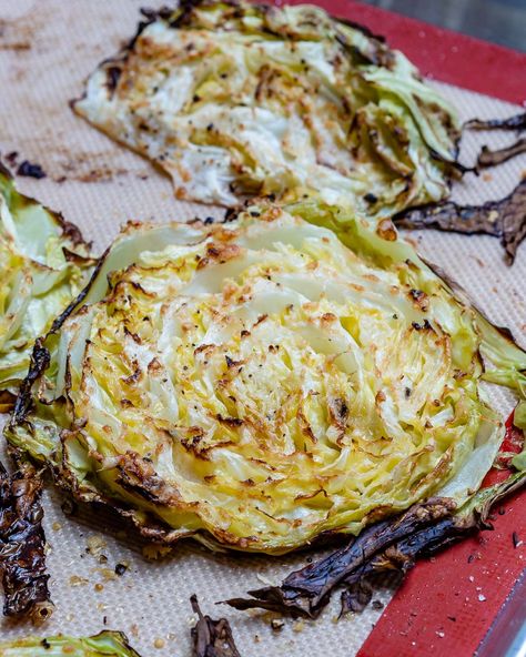 These Roasted Parmesan Cabbage Steaks Taste like Healthy Potato Chips! Parmesan Cabbage, Cabbage Steaks Recipe, Asparagus Side Dish, Roasted Cabbage Steaks, Cabbage Steaks, Garlic Roasted Potatoes, Braised Cabbage, Healthy Potatoes, Roasted Garlic Chicken