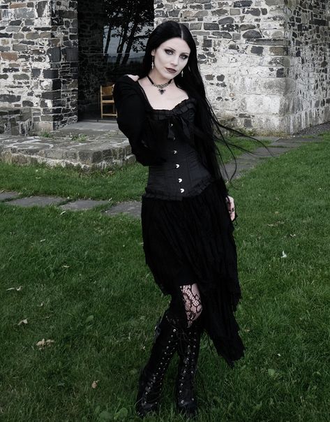 goth gothic gothicfashion Older Goth Women, Femme Goth Outfits, Goth Styles Types Of, Goth Woman Aesthetic, Victorian Goth Vampire, Tomboy Goth, Transgirl Outfits, Casual Gothic Outfits, Mopey Goth