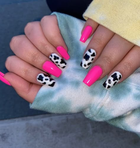 Cute Cow Print Nails Acrylic, Acrylic Nail Designs Cow Print, Cow Print Coffin Acrylic Nails, Western Nails Coffin, Cow Print Nails Coffin, How To Do Cow Print Nails, Trendy Acrylic Nails Coffin Short, Easy Cow Print Nails, Cow Print Nail Ideas