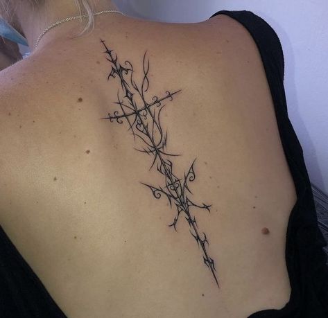 Back Tattoos Spine, Upper Back Tattoos, Sigil Tattoo, Wicked Tattoos, Spine Tattoos For Women, Makijaż Smokey Eye, Spine Tattoo, Back Tattoo Women, Discreet Tattoos