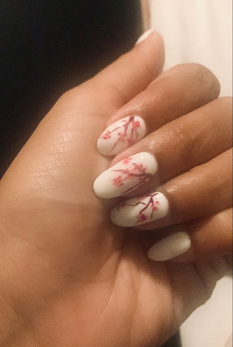 White classy nails Japan Nails Design Tokyo, White Classy Nails, Japan Nails Design, Sakura Nails, Japan Nails, Japan Nail, Japanese Sakura, Going On Holiday, Classy Nails