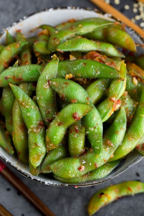 Edamame Appetizer, Edamame Recipes Spicy, Spicy Edamame, Sukiyaki Recipe, Edamame Recipe, Nuts Recipes, Eyes Bigger, Edamame Recipes, Chicken Zoodle Soup