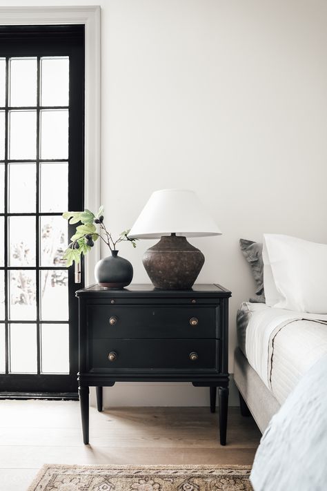 Nightstands For Every Budget - Chris Loves Julia Black Bedside, Pantry Makeover, Decor Studio, Bedside Lamps, Design Blogs, Daughters Room, Design Del Prodotto, Bedroom Night Stands, Calabria