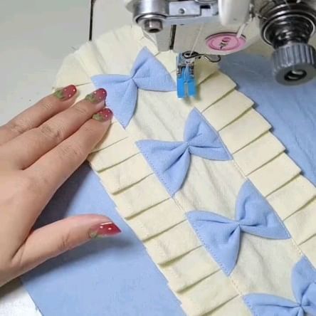 mixdiversity | Sewing tutorial 🪡 Decorate your sleeves.You can easily make this 😍 @mixdiversity__ #Tailor #Clothing tips #sewing #sewersgonnasew … | Instagram Dress Maker, Tips Sewing, Clothing Tips, Garment Manufacturing, Fashion Sewing Tutorials, Sewing Lessons, Clothing Manufacturer, Lace Bows, Churidar