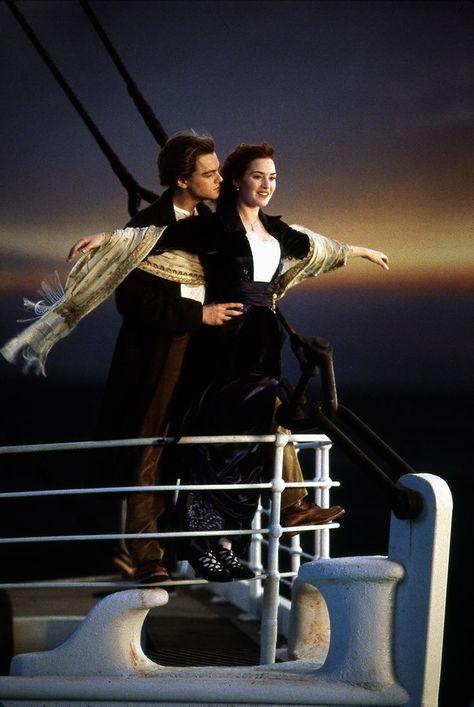 Titanic Movie Scenes, Titanic Kate Winslet, Titanic Art, Titanic Photos, Titanic Ship, Titanic Movie, Female Art Painting, Rms Titanic, Love Couple Photo