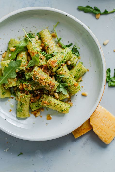 Pasta Genovese, Sauce Ideas, Vegan Pasta Sauce, Pasta Healthy, Vegan Sauce, Pesto Recipes, Pasta Al Pesto, Arugula Pesto, Basil Recipes