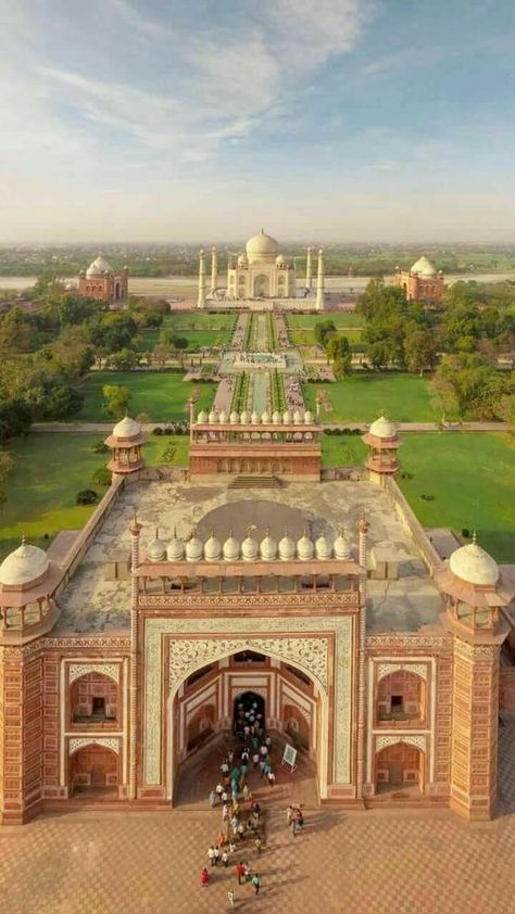 Golden Triangle Tour Packages Kutub Minar, Beautiful Monuments, تاج محل, India Travel Places, India Architecture, Ancient Indian Architecture, Taj Mahal India, Amazing India, Mughal Architecture