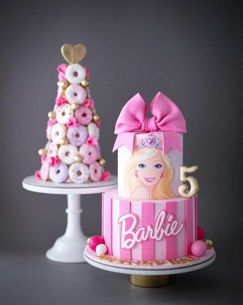 Simple Barbie Cake Design, Barbie Doll Cake Ideas, Barbie Cake Ideas Birthdays, Barbie Cake Birthday, Barbie Theme Cake, Barbie Cake Ideas, Barbie Cake Designs, Barbie Bday, Lila Party