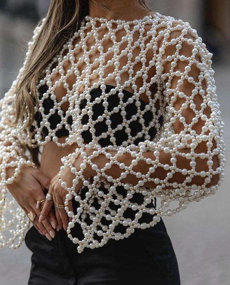 Beaded Top Outfit, Pearl Crop Top, Beads Clothes, Wearing Pearls, Hand Beaded Bag, No Closet, Diy Bags Patterns, Diy Fashion Clothing, Pearl Bag