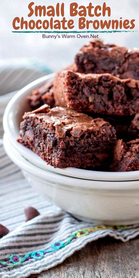 Brownies For Two Recipe, Small Batch Brownies Easy, Small Batch Brownie Recipe, Small Batches Of Cookies, Brownie Recipes 8x8 Pan, Brownie Recipes Small Batch, Small Batch Of Brownies, Easy Desserts Small Batch, Small Batch Brownies Recipes For Two