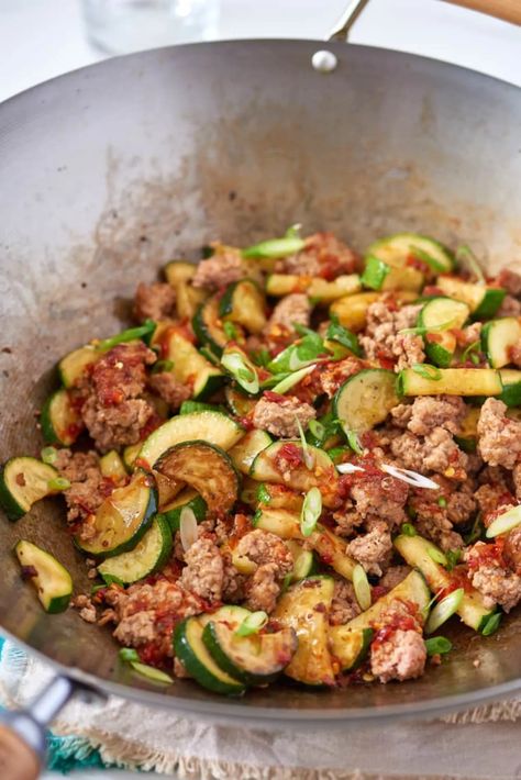 Pork Zucchini Stir Fry, Mince Dinner Ideas, Zucchini Stir Fry, Ground Beef Quinoa, Quick Dinner Recipes Healthy, Best Zucchini Recipes, Braised Chicken Breast, Ground Pork Recipes, Healthy Low Carb Dinners