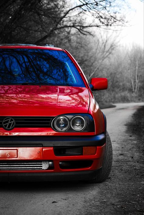 Vw Mk3 Golf, Golf 3 Tuning, Gti Wallpapers, Vw Wallpaper, Golf 3 Gti, Vw Golf Wallpaper, Vw Performance, 4 Door Sports Cars, Tuned Cars