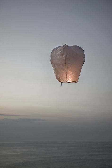 Air Aesthetic Element, Furniture Space Saving, Air Aesthetic, Sky Lantern, Air Magic, Air Photography, Space Saving Furniture Bedroom, Bowl Tray, Office Decor Home