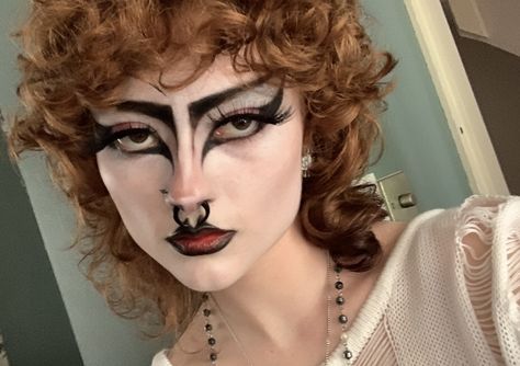 Trad Goth Makeup Dark Skin, Trad Goth Vampire Makeup, Transmasc Goth Makeup, Goth Makeup Thick Eyebrows, Trad Goth Eyebrows, Beginner Trad Goth Makeup, Red Trad Goth Makeup, Pink Trad Goth Makeup, Read Goth Makeup