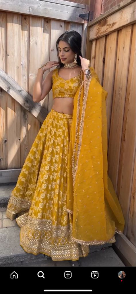 Bridesmaid Lehenga, Lehenga Choli For Women, Choli For Women, Mehendi Outfits, Lehenga Choli Wedding, Yellow Lehenga, Lehenga Designs Simple, Party Wear Lehenga Choli, Lehenga Blouse Designs