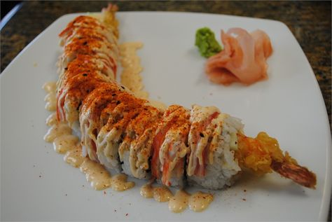 shaggy dog sushi roll...think it has shrimp tempura in the middle and tuna strips on the outside...not very healthy but so good Shaggy Dog Sushi, Sushi Recipes Homemade, Making Sushi, Sushi Roll Recipes, Shaggy Dog, Roll Sushi, Shrimp Tempura, Homemade Sushi, How To Make Sushi